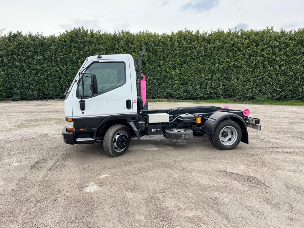MITSUBISHI CANTER 3.0 SCARRABILE - شاحنة ذات الخطاف: صور 3 MITSUBISHI CANTER 3.0 SCARRABILE - شاحنة ذات الخطاف: صور 3