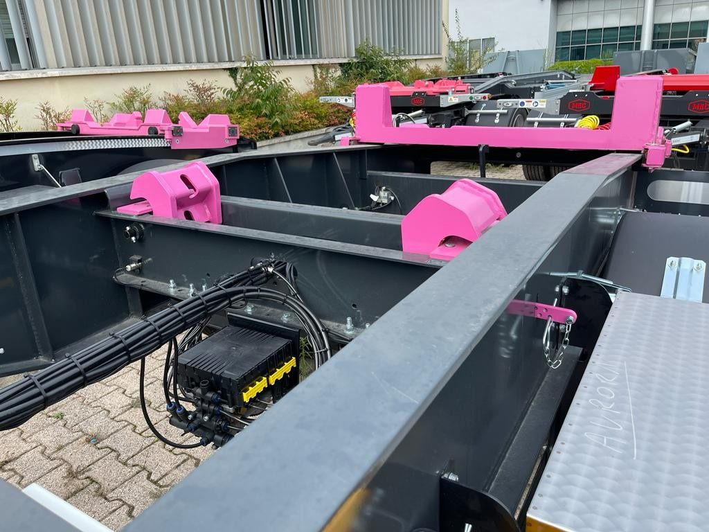 RIMORCHIO CBS NUOVO SCARRABILE - مقطورة هوك ليفت/ لود لوجر: صور 4 RIMORCHIO CBS NUOVO SCARRABILE - مقطورة هوك ليفت/ لود لوجر: صور 4