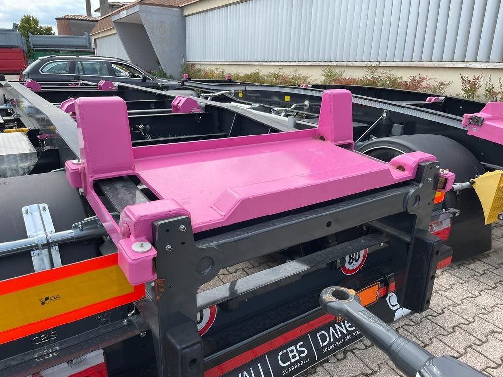 RIMORCHIO CBS NUOVO SCARRABILE - مقطورة هوك ليفت/ لود لوجر: صور 5 RIMORCHIO CBS NUOVO SCARRABILE - مقطورة هوك ليفت/ لود لوجر: صور 5