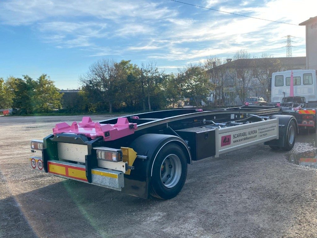 RIMORCHIO SCARRABILE IT RUNNER 20HN - مقطورة هوك ليفت/ لود لوجر: صور 1 RIMORCHIO SCARRABILE IT RUNNER 20HN - مقطورة هوك ليفت/ لود لوجر: صور 1