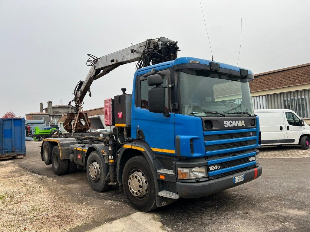 SCANIA 124GB 420 SCARRABILE CON GRU - شاحنة ذات الخطاف: صور 3 SCANIA 124GB 420 SCARRABILE CON GRU - شاحنة ذات الخطاف: صور 3