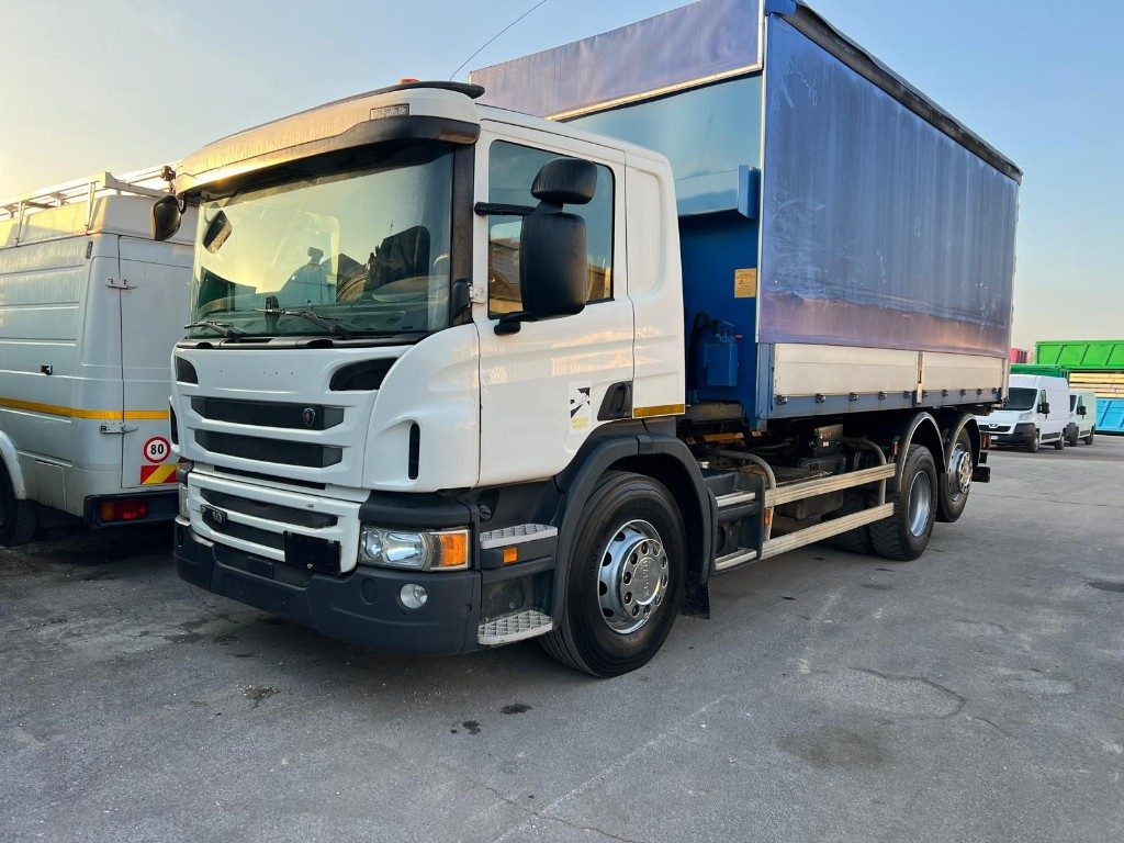 SCANIA P410 CP16 SCARRABILE - شاحنة ذات الخطاف: صور 1 SCANIA P410 CP16 SCARRABILE - شاحنة ذات الخطاف: صور 1