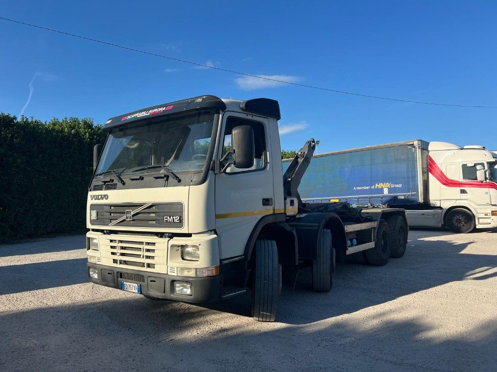 VOLVO FM12 SCARRABILE - شاحنة ذات الخطاف: صور 1 VOLVO FM12 SCARRABILE - شاحنة ذات الخطاف: صور 1