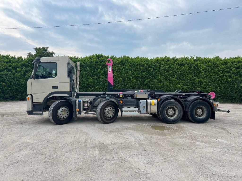 VOLVO FM480 SCARRABILE 8X4 - شاحنة ذات الخطاف: صور 2 VOLVO FM480 SCARRABILE 8X4 - شاحنة ذات الخطاف: صور 2