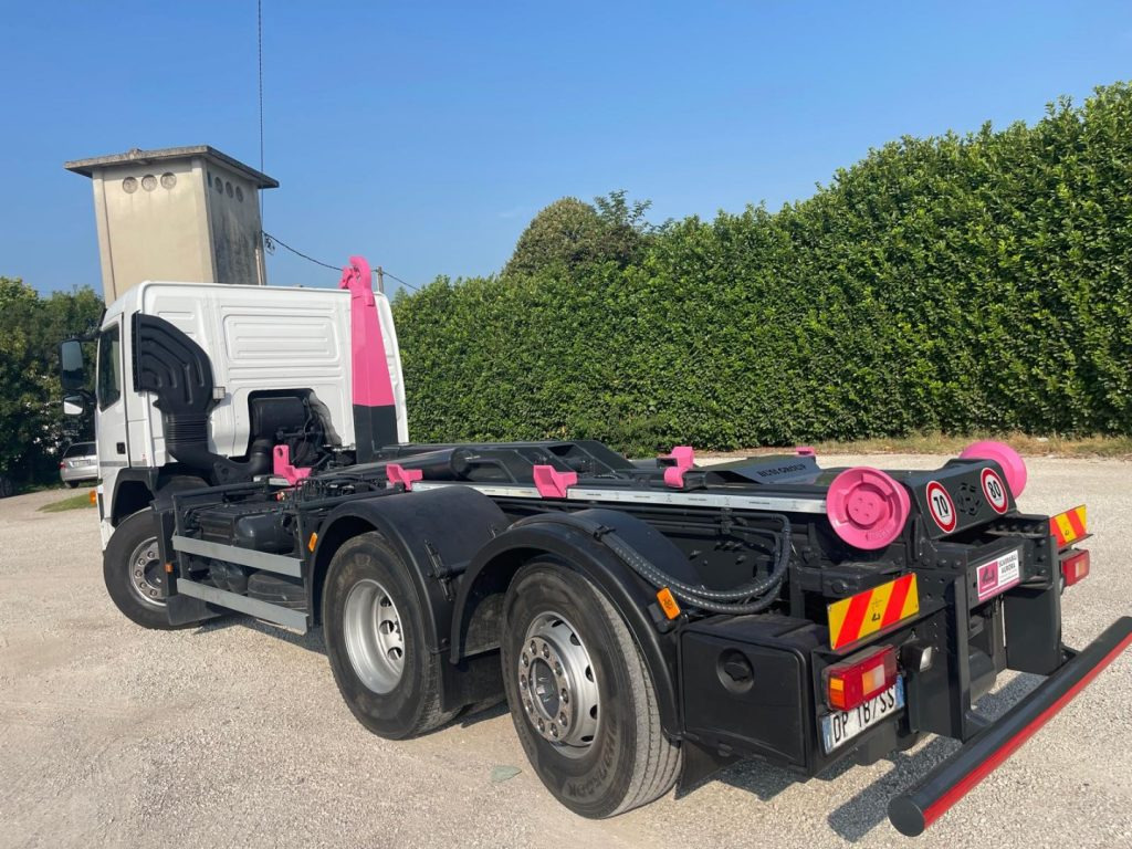 VOLVO FM9 SCARRABILE - شاحنة ذات الخطاف: صور 5 VOLVO FM9 SCARRABILE - شاحنة ذات الخطاف: صور 5