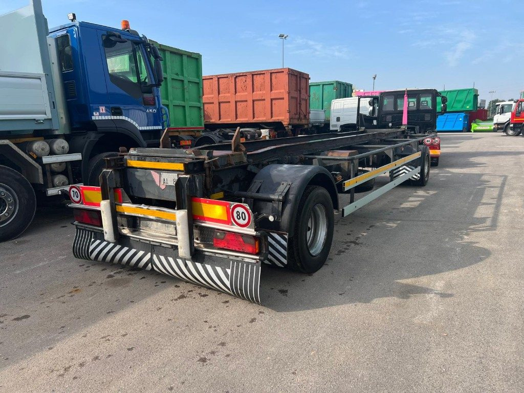 ZORZI RIMORCHIO ZORZI 20R075 SCARRABILE PNEUMATICO - مقطورة هوك ليفت/ لود لوجر: صور 3 ZORZI RIMORCHIO ZORZI 20R075 SCARRABILE PNEUMATICO - مقطورة هوك ليفت/ لود لوجر: صور 3