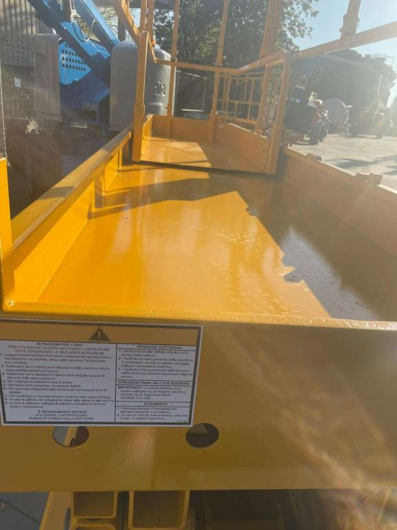 رافعات مقصية Haulotte COMPACT 10N: صور 6 رافعات مقصية Haulotte COMPACT 10N: صور 6