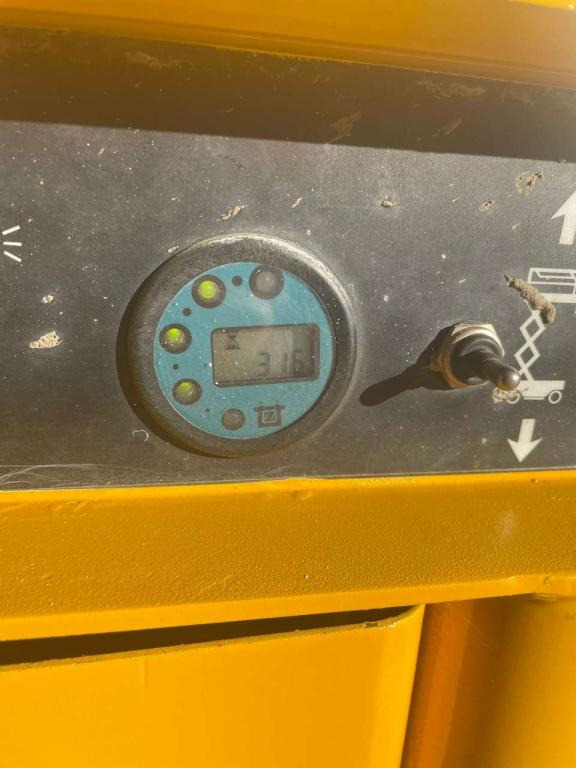 Haulotte COMPACT 10N - رافعات مقصية: صور 2 Haulotte COMPACT 10N - رافعات مقصية: صور 2