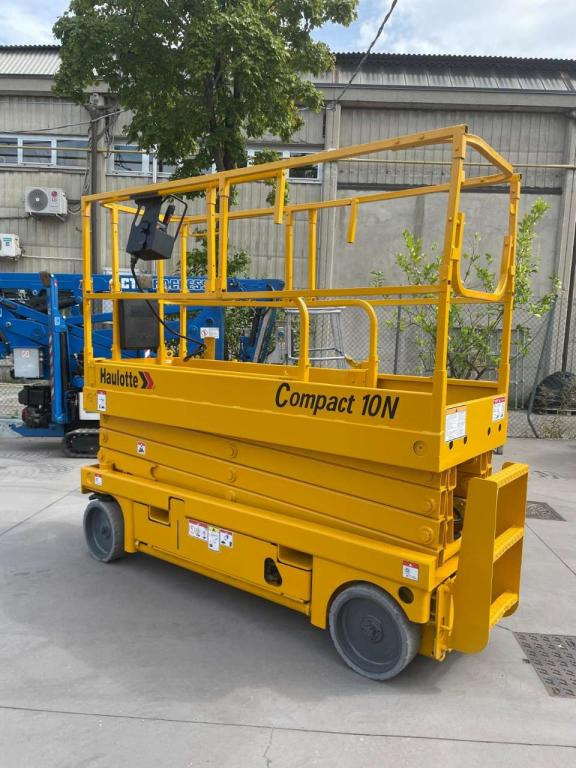 Haulotte COMPACT 10N - رافعات مقصية: صور 4 Haulotte COMPACT 10N - رافعات مقصية: صور 4