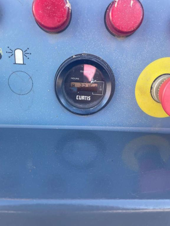 Haulotte COMPACT 12DX - رافعات مقصية: صور 4 Haulotte COMPACT 12DX - رافعات مقصية: صور 4