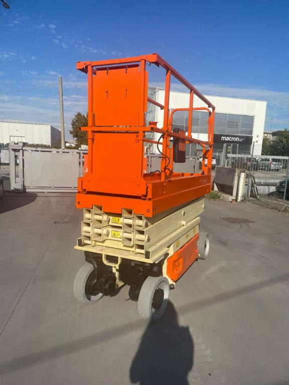 JLG 2032ES - رافعات مقصية: صور 2 JLG 2032ES - رافعات مقصية: صور 2