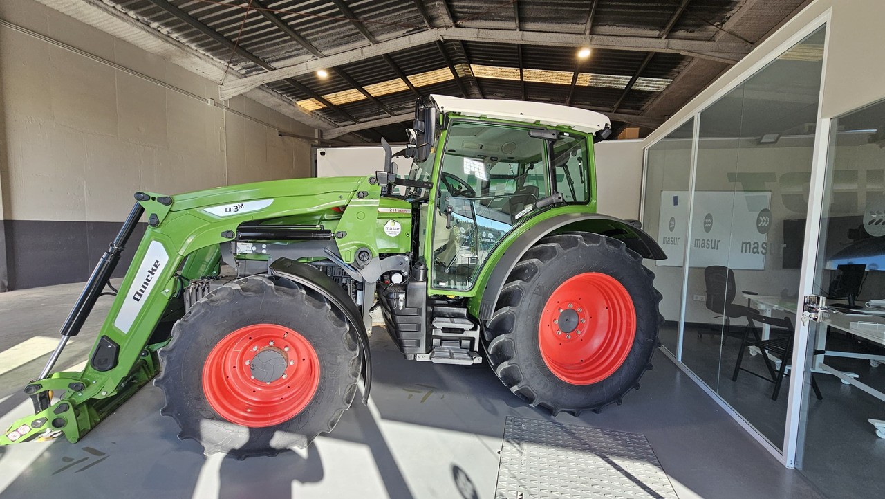FENDT 211S VARIO - جرار: صور 1 FENDT 211S VARIO - جرار: صور 1