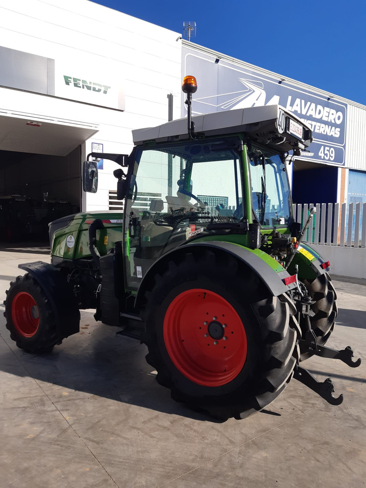 Fendt 211P - جرار: صور 5 Fendt 211P - جرار: صور 5