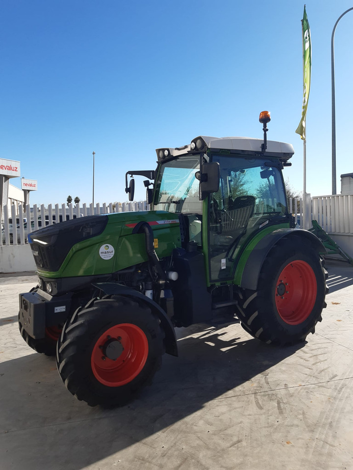 Fendt 211P - جرار: صور 2 Fendt 211P - جرار: صور 2