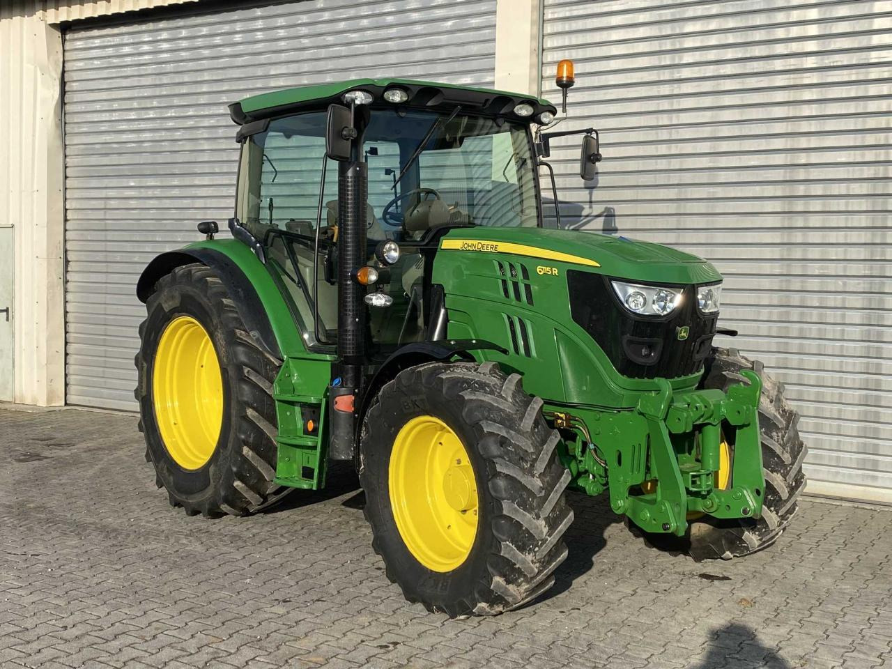 John Deere 6115R - جرار: صور 3 John Deere 6115R - جرار: صور 3