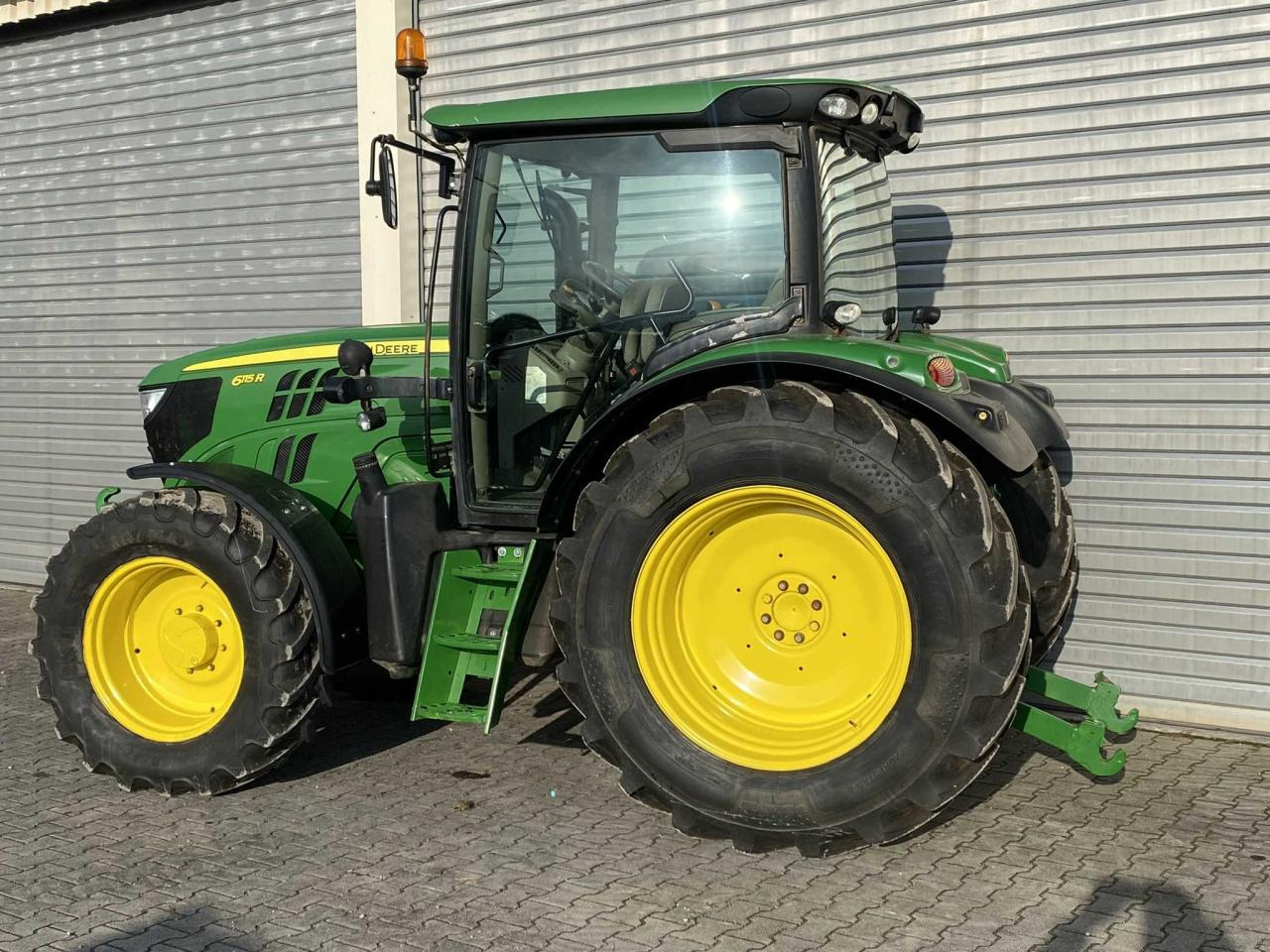 John Deere 6115R - جرار: صور 4 John Deere 6115R - جرار: صور 4