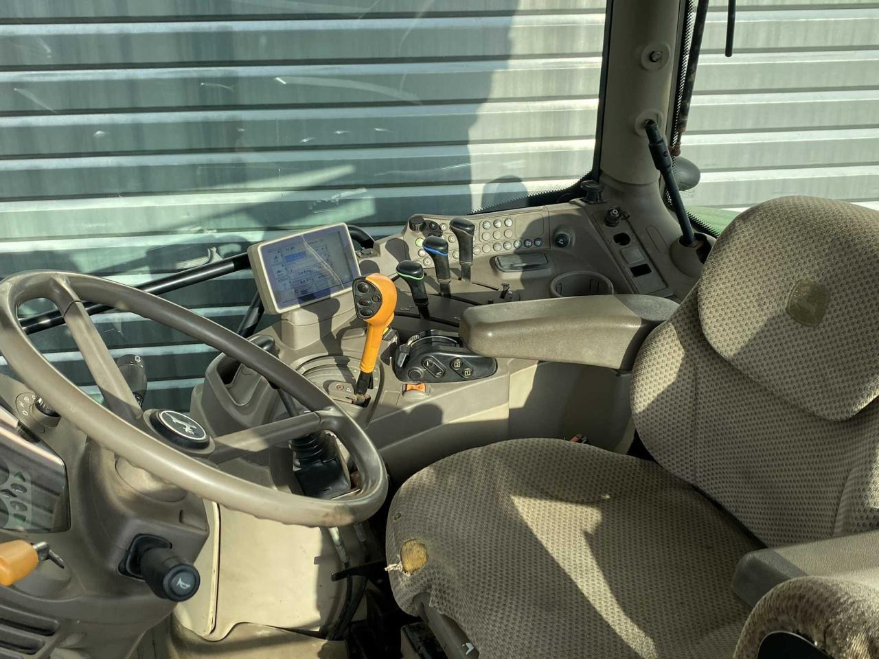 John Deere 6115R - جرار: صور 5 John Deere 6115R - جرار: صور 5