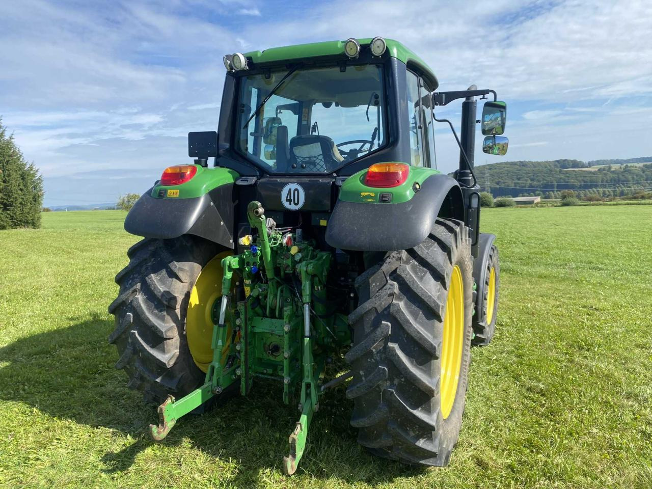 جرار John Deere 6120M: صور 6