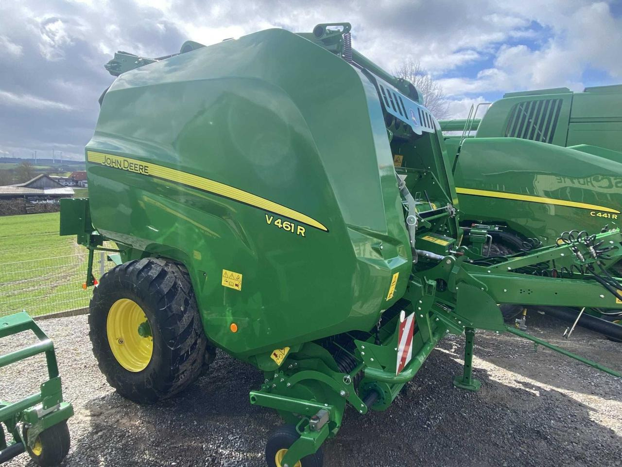 John Deere V461 R - 671 Bunde - مكبس القش الدائري: صور 2 John Deere V461 R - 671 Bunde - مكبس القش الدائري: صور 2
