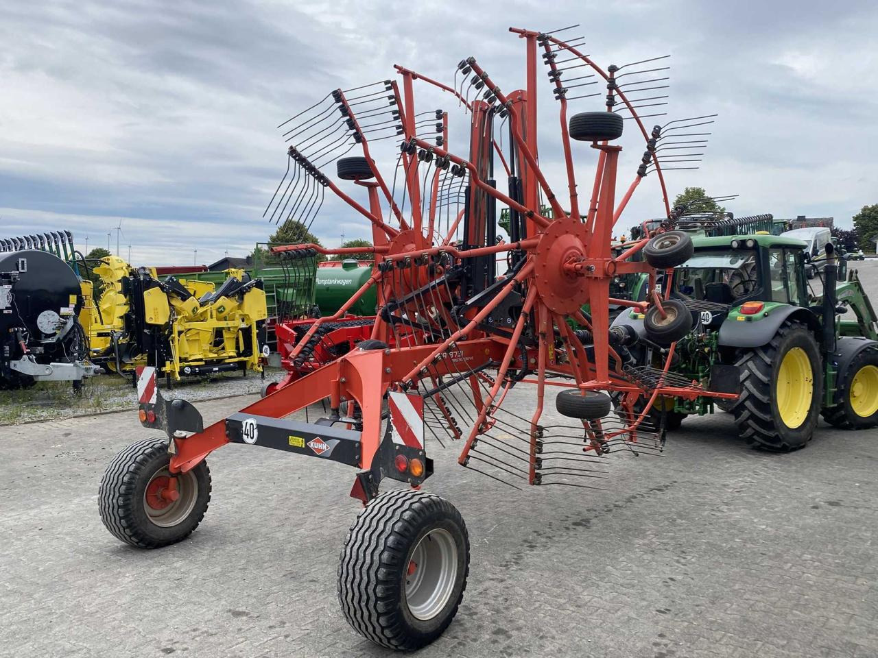 Kuhn GA 8731 - لمّامَة القش: صور 5 Kuhn GA 8731 - لمّامَة القش: صور 5