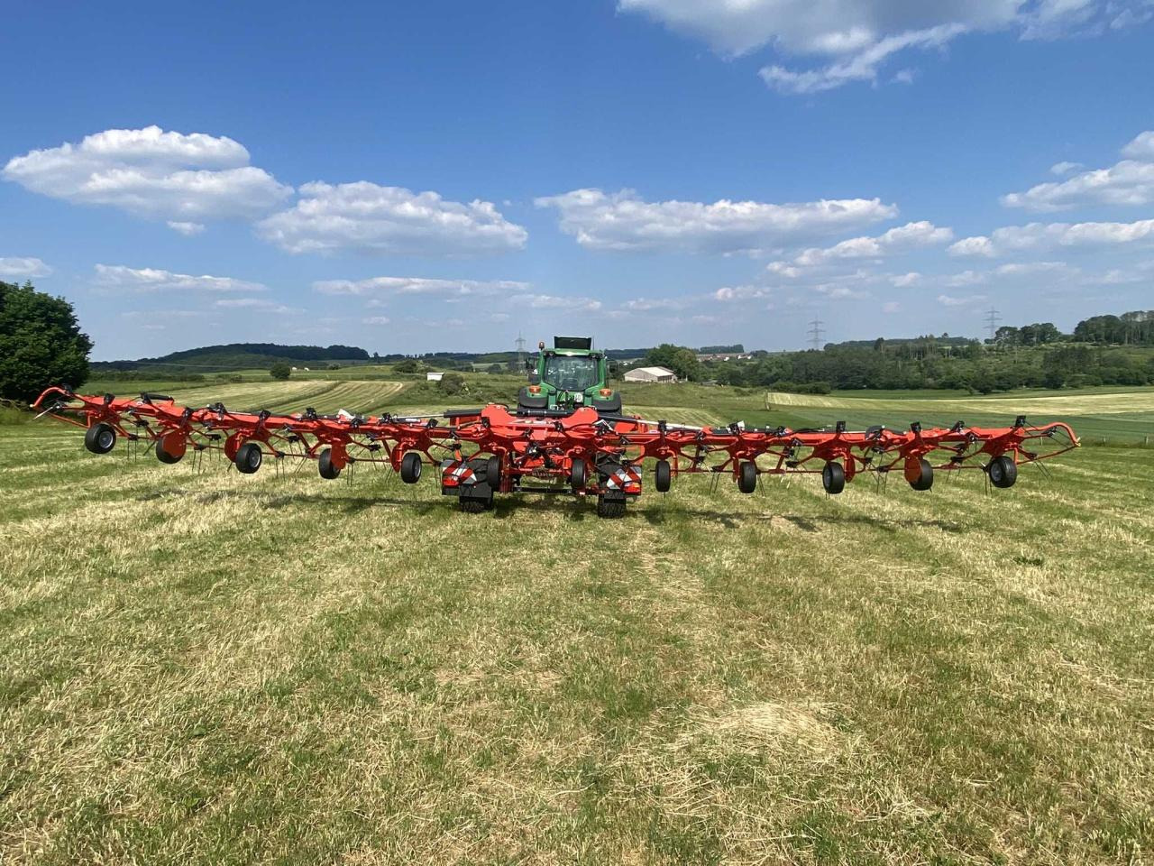 Kuhn GF13003T - لمّامَة القش: صور 5 Kuhn GF13003T - لمّامَة القش: صور 5