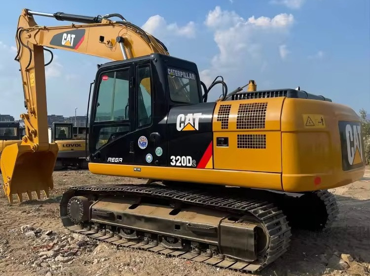 CATERPILLAR Crawler excavator Used excavator cat320 Japan brand Used CAT 320 Excavator Caterpillar 320D Crawler Excavator CAT320 used digger for sale - حفارات زحافة: صور 3 CATERPILLAR Crawler excavator Used excavator cat320 Japan brand Used CAT 320 Excavator Caterpillar 320D Crawler Excavator CAT320 used digger for sale - حفارات زحافة: صور 3
