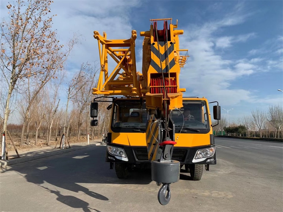 XCMG QY100K 100 ton truck crane - موبايل كرين: صور 2 XCMG QY100K 100 ton truck crane - موبايل كرين: صور 2
