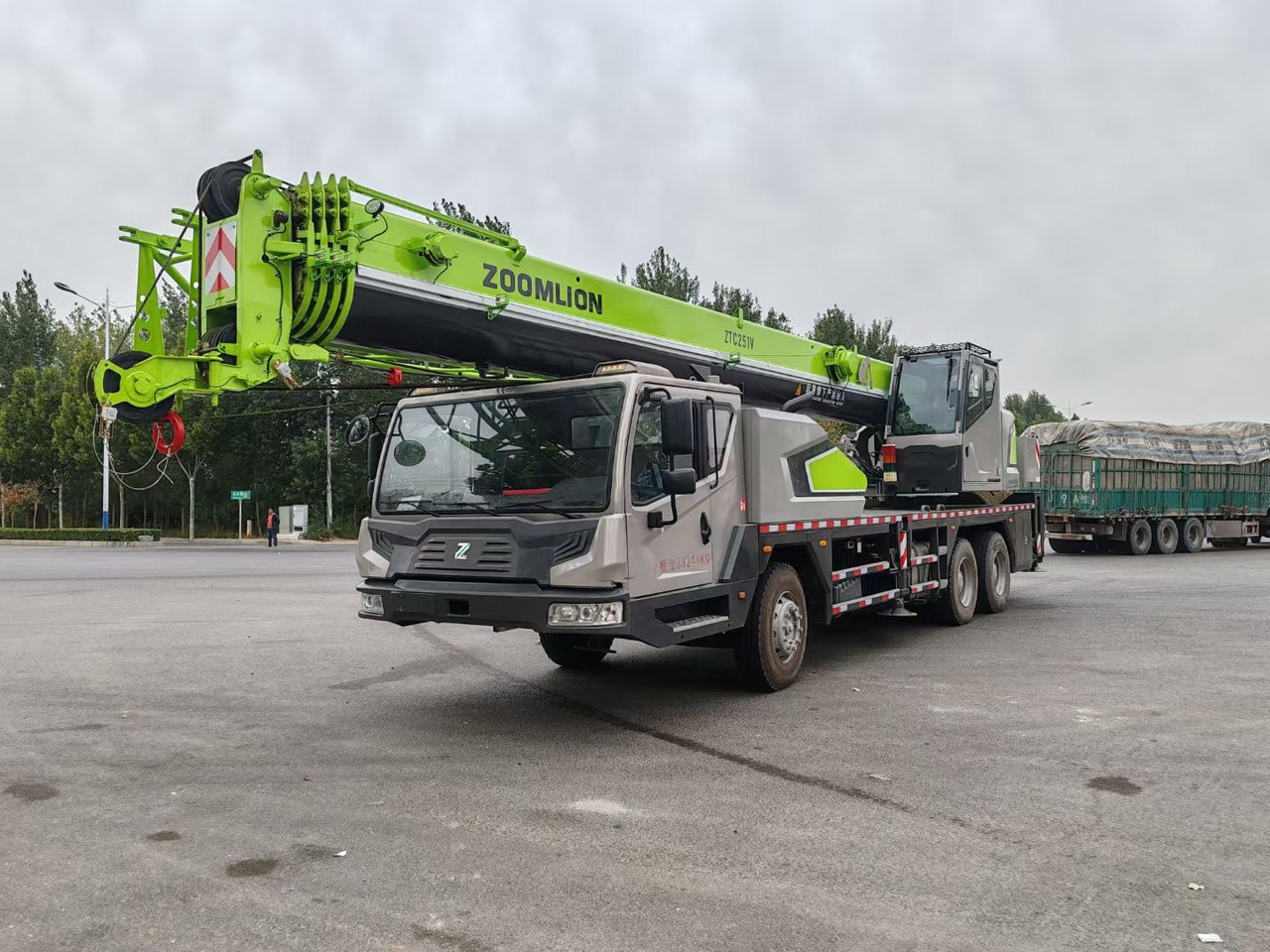 ZOOMLION ZTC251V 25 TON TRUCK CRANE - موبايل كرين: صور 1 ZOOMLION ZTC251V 25 TON TRUCK CRANE - موبايل كرين: صور 1