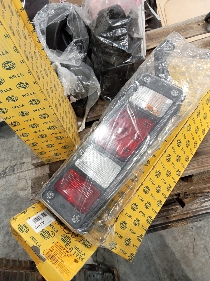 Trouillet FEU MODULAR HYBRID DROIT + GAUCHE - الضوء الخلفي: صور 2 Trouillet FEU MODULAR HYBRID DROIT + GAUCHE - الضوء الخلفي: صور 2