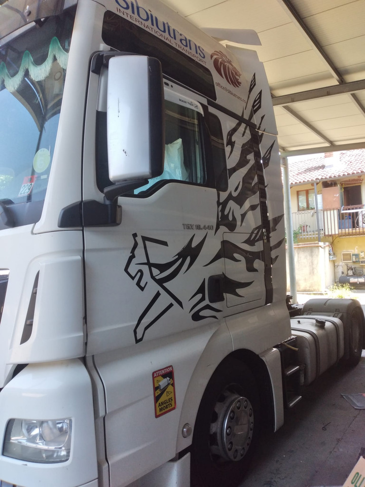 MAN TGX 18.440 - شاحنة جرار: صور 4 MAN TGX 18.440 - شاحنة جرار: صور 4