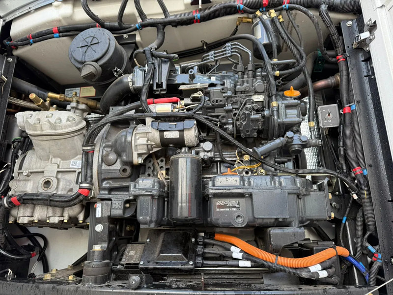 Kraker K-Force ISO - أرضية المشي نصف مقطورة: صور 3 Kraker K-Force ISO - أرضية المشي نصف مقطورة: صور 3