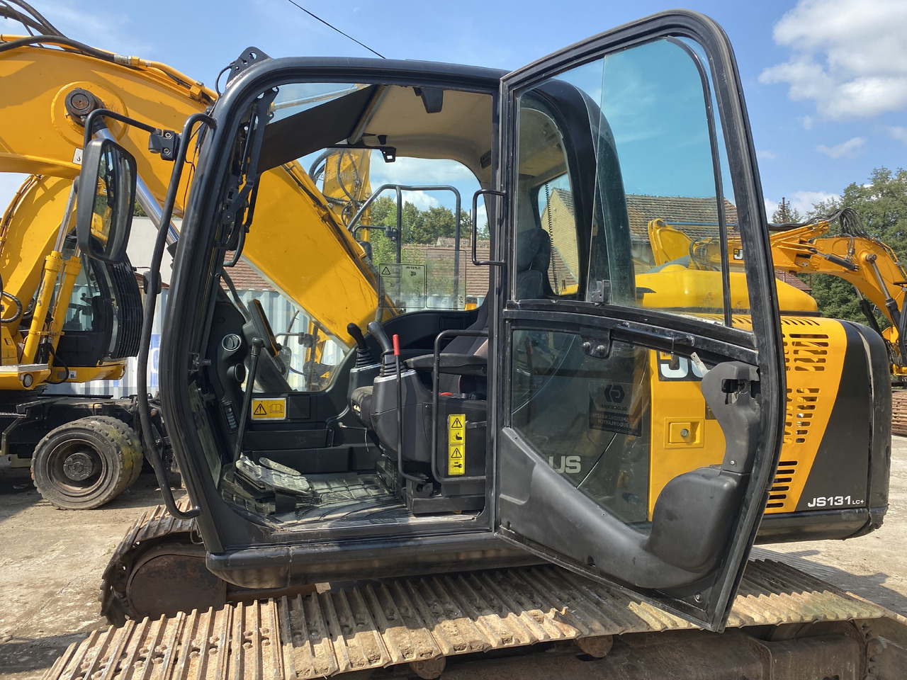 حفارات زحافة JCB JS131: صور 15