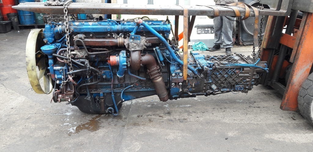 IVECO 8210.42L 420 E2 IVECO EuroTech Magirus - المحرك - شاحنة: صور 2 IVECO 8210.42L 420 E2 IVECO EuroTech Magirus - المحرك - شاحنة: صور 2