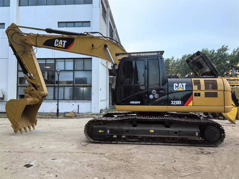 Caterpillar 320D2 - حفارات زحافة: صور 1 Caterpillar 320D2 - حفارات زحافة: صور 1