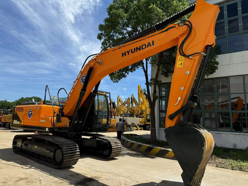 Hyundai R220LC-9S - حفارات زحافة: صور 3 Hyundai R220LC-9S - حفارات زحافة: صور 3