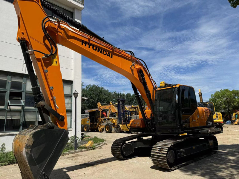 Hyundai R220LC-9S - حفارات زحافة: صور 1 Hyundai R220LC-9S - حفارات زحافة: صور 1
