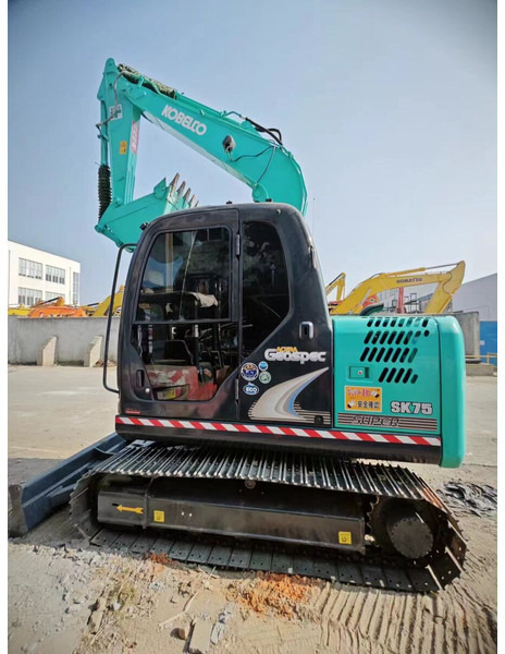 Kobelco SK75 - حفارة مصغرة: صور 2 Kobelco SK75 - حفارة مصغرة: صور 2