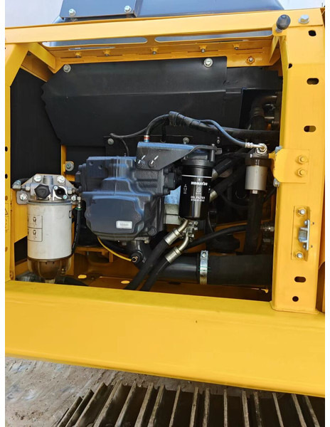 Komatsu PC220-8 - حفارات زحافة: صور 4 Komatsu PC220-8 - حفارات زحافة: صور 4