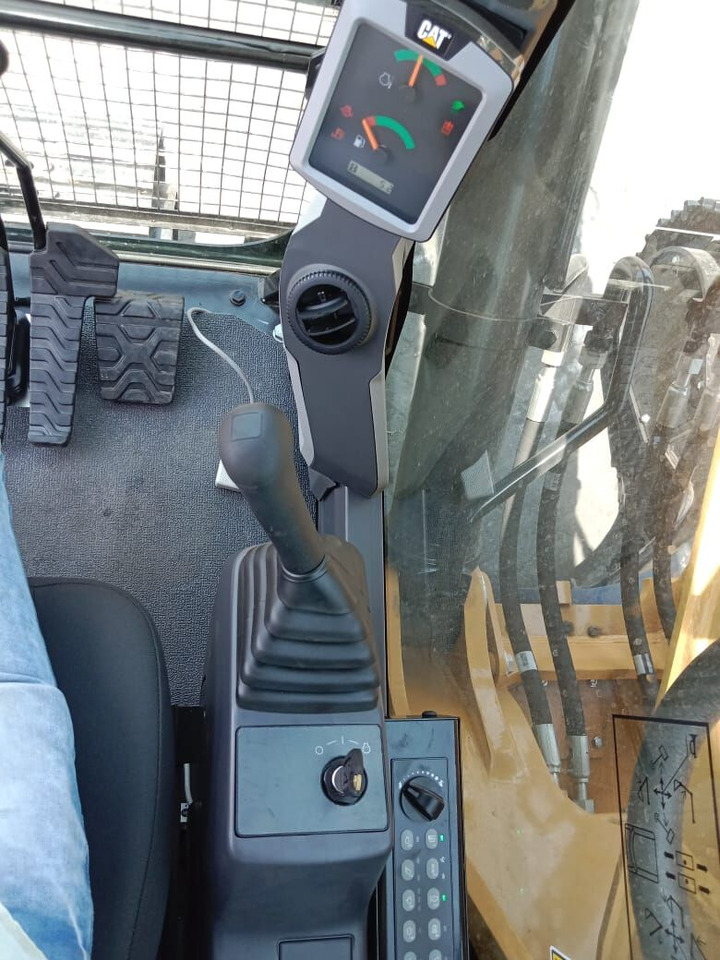 New Caterpillar 320D3GC tracked excavator - حفارات زحافة: صور 5 New Caterpillar 320D3GC tracked excavator - حفارات زحافة: صور 5