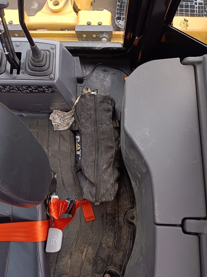 New Caterpillar 424 backhoe loader - حفار متعدد الاستخدام: صور 2 New Caterpillar 424 backhoe loader - حفار متعدد الاستخدام: صور 2