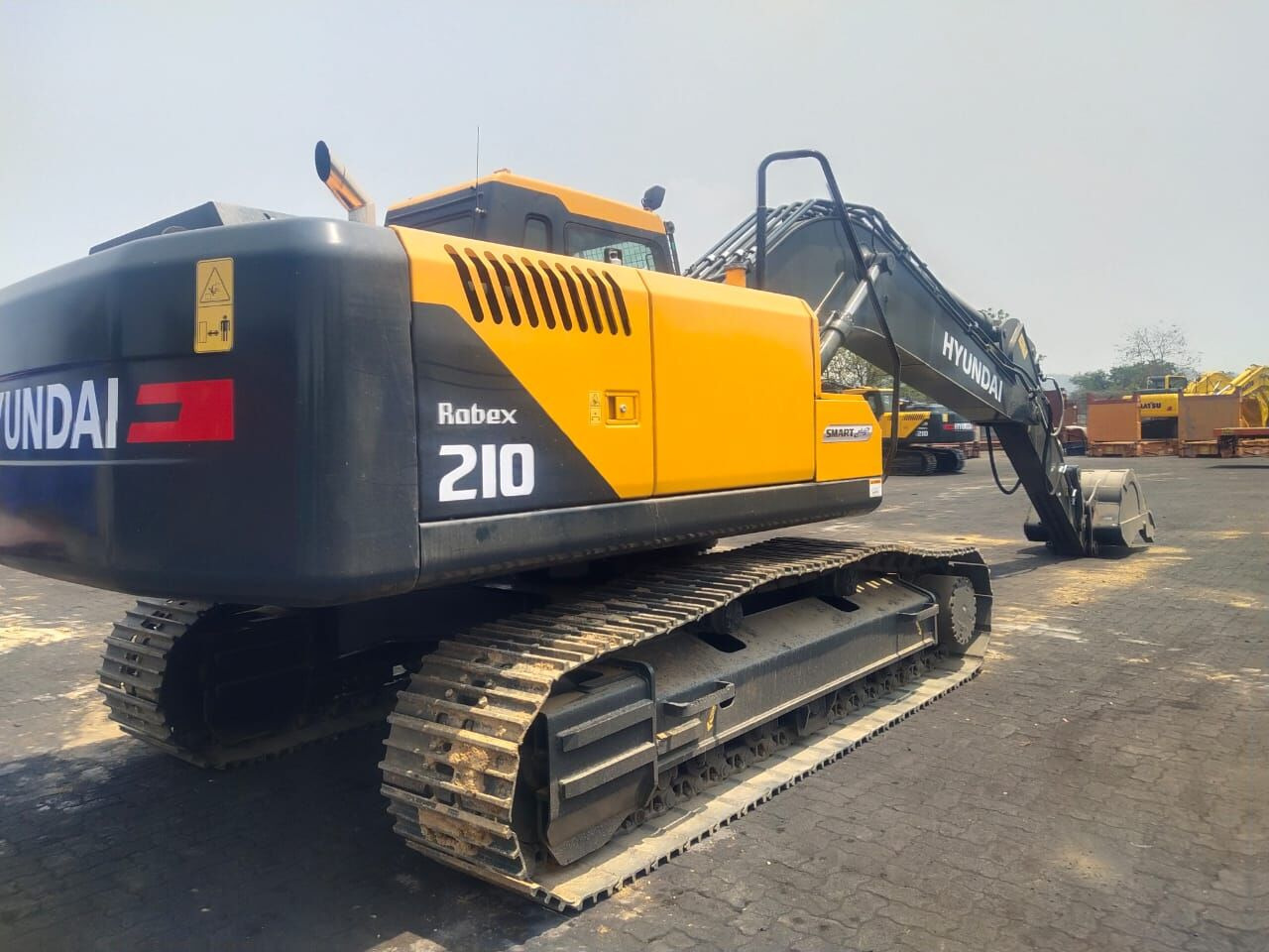 New Hyundai R210 tracked excavator - حفارات زحافة: صور 5 New Hyundai R210 tracked excavator - حفارات زحافة: صور 5