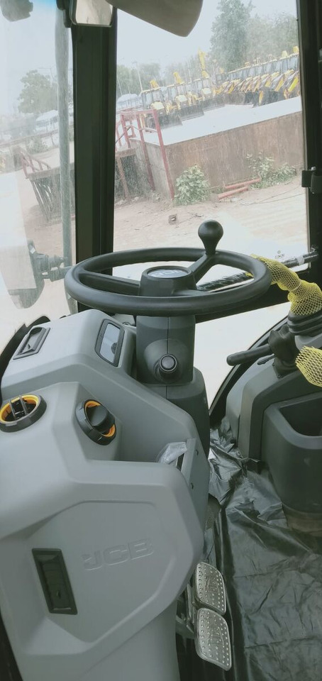 حفار متعدد الاستخدام جديد New JCB 3CX backhoe loader: صور 7
