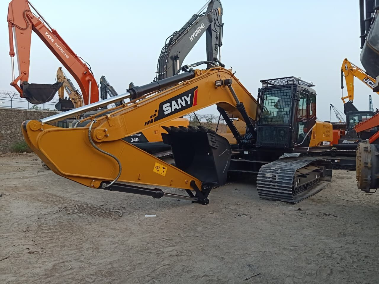 New Sany SY 215 MITSUBISHI ENGINE tracked excavator - حفارات زحافة: صور 5 New Sany SY 215 MITSUBISHI ENGINE tracked excavator - حفارات زحافة: صور 5