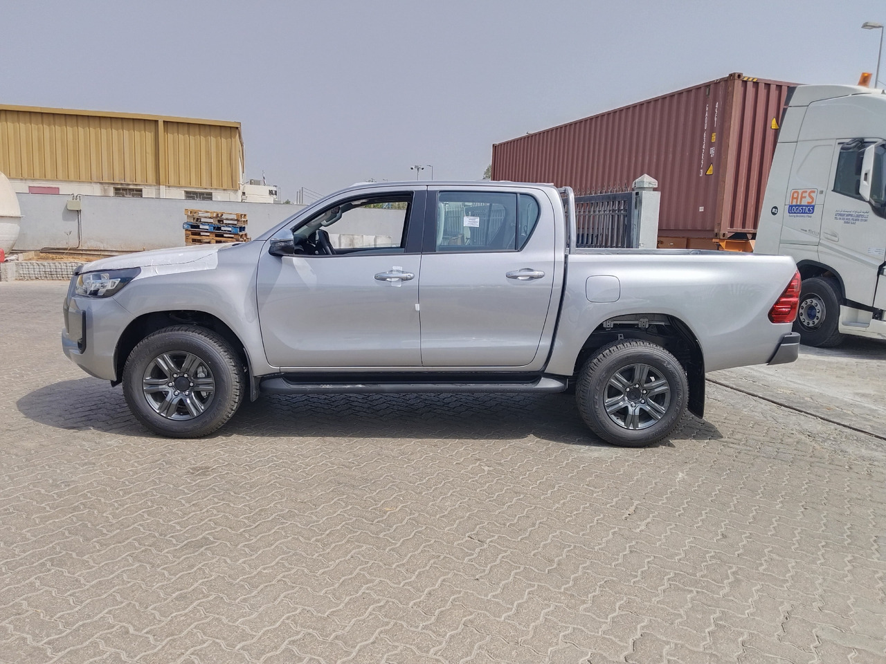 Toyota Hilux - شاحنة البيك أب, الشاحنات الصغيرة كابينة مزدوجة: صور 1 Toyota Hilux - شاحنة البيك أب, الشاحنات الصغيرة كابينة مزدوجة: صور 1