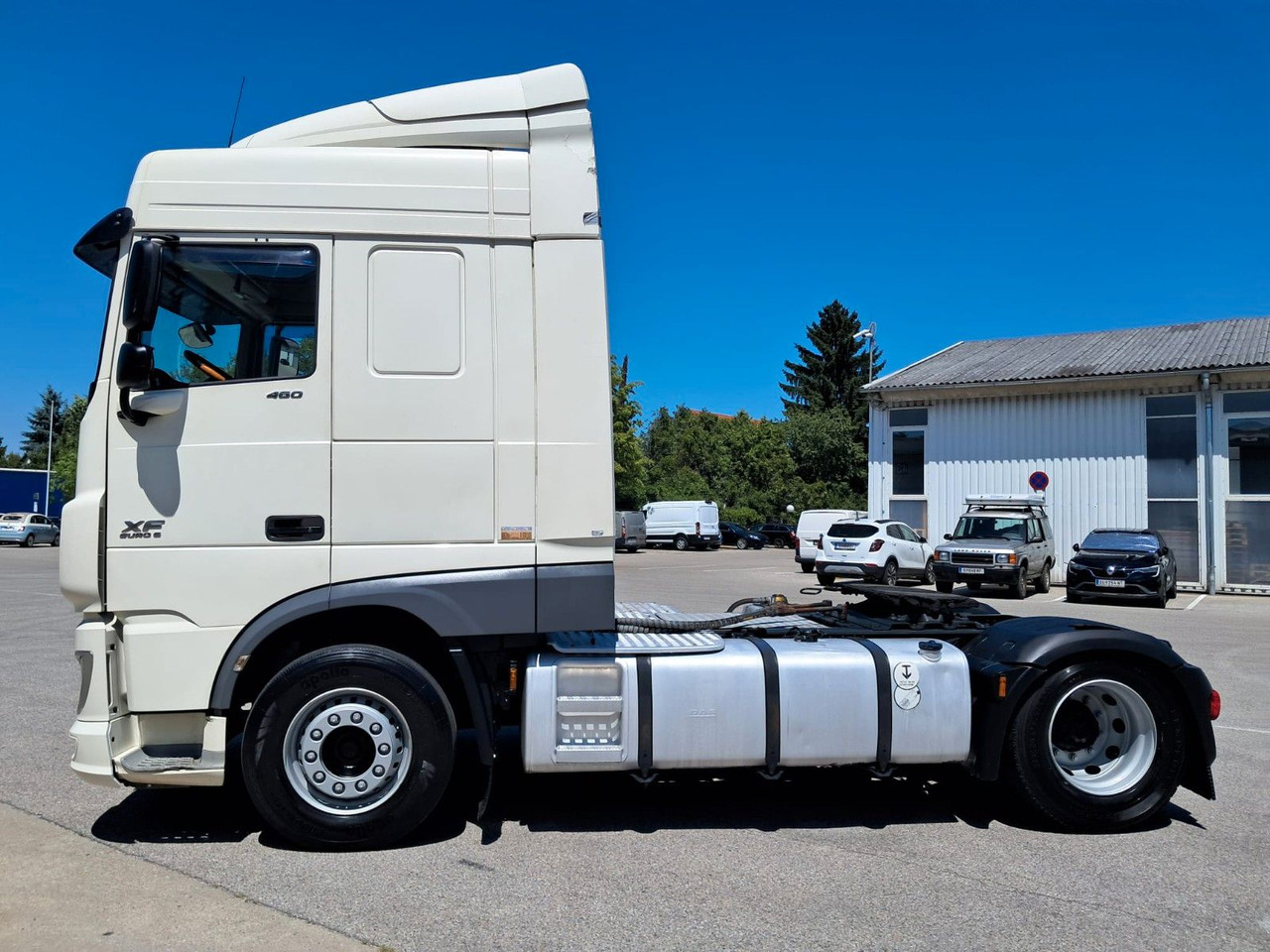 DAF XF 18.460 Schubboden | Klima | Retarder | Differ - شاحنة جرار: صور 4 DAF XF 18.460 Schubboden | Klima | Retarder | Differ - شاحنة جرار: صور 4