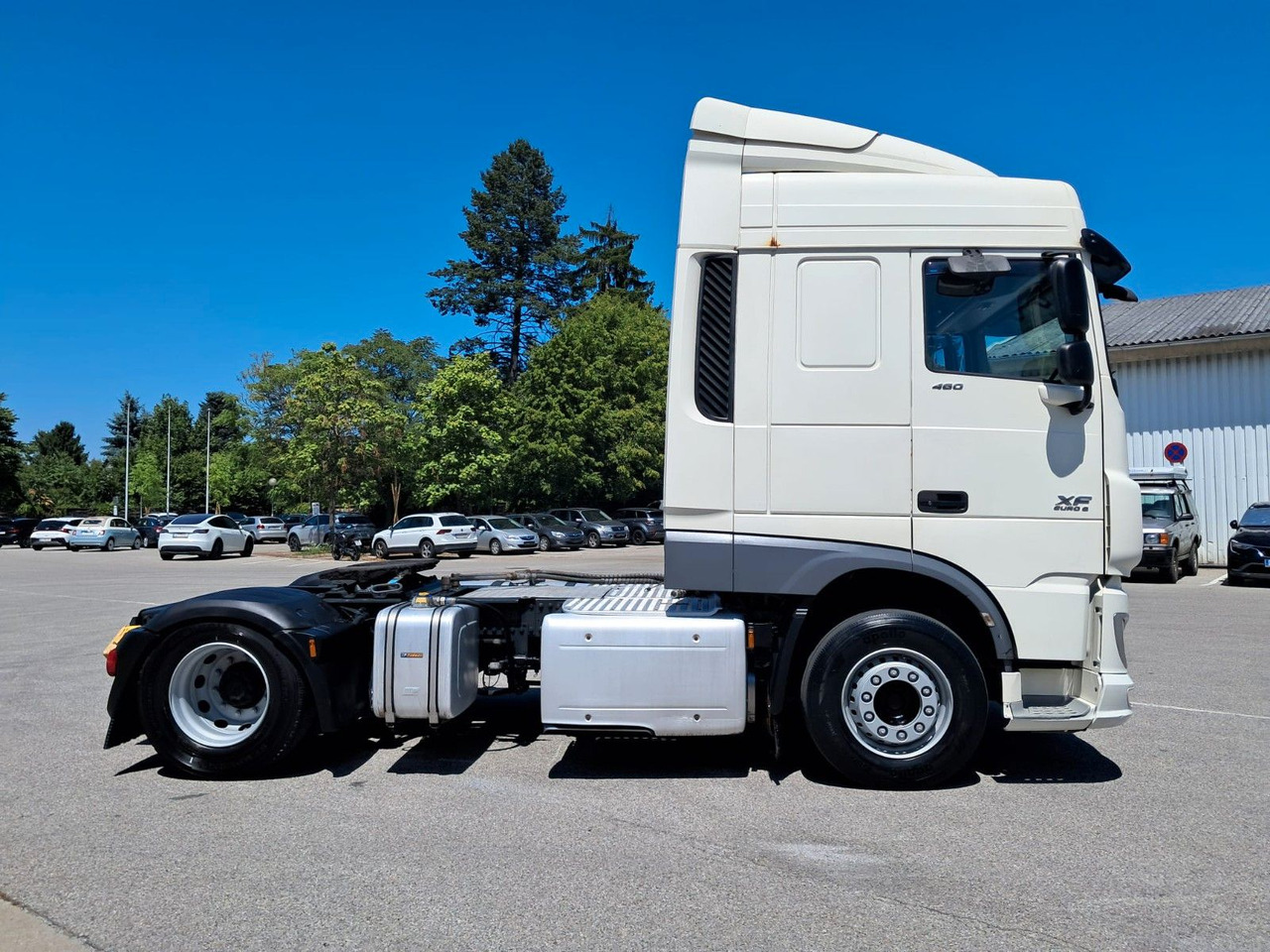 DAF XF 18.460 Schubboden | Klima | Retarder | Differ - شاحنة جرار: صور 3 DAF XF 18.460 Schubboden | Klima | Retarder | Differ - شاحنة جرار: صور 3