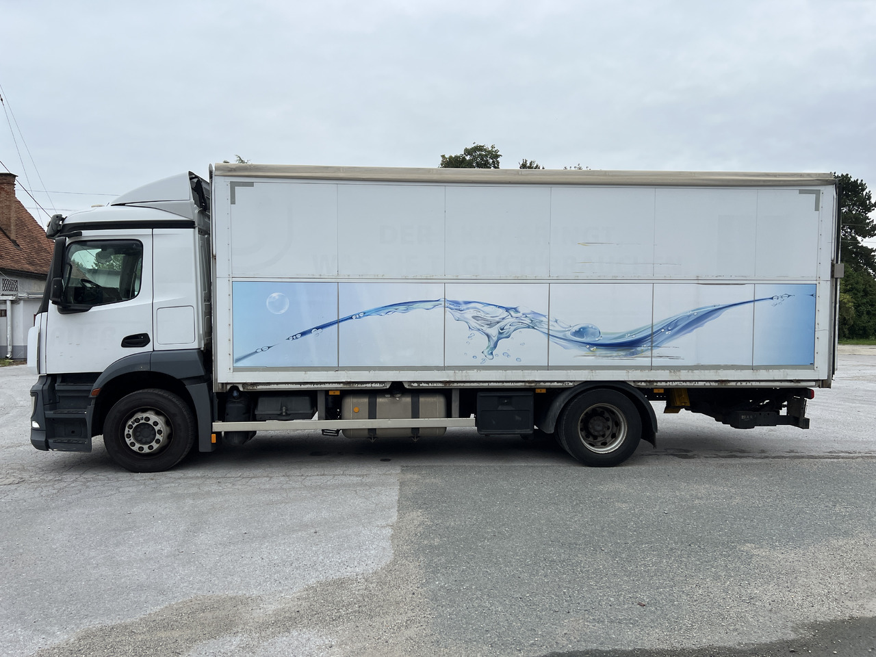 MERCEDES-BENZ ANTOS 18.30 L automatische Seitenladung | LBW | Klima | Tempomat - نقل الشراب شاحنة: صور 3 MERCEDES-BENZ ANTOS 18.30 L automatische Seitenladung | LBW | Klima | Tempomat - نقل الشراب شاحنة: صور 3