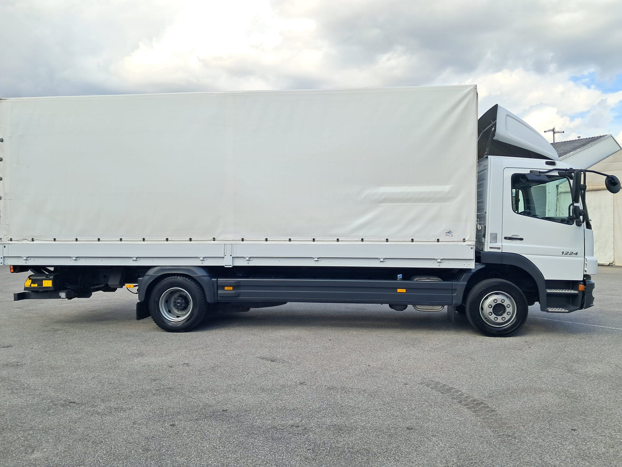 MERCEDES-BENZ ATEGO 12 24 Plane LBW | Klima | Schaltgetriebe - شاحنة ستارة: صور 3 MERCEDES-BENZ ATEGO 12 24 Plane LBW | Klima | Schaltgetriebe - شاحنة ستارة: صور 3