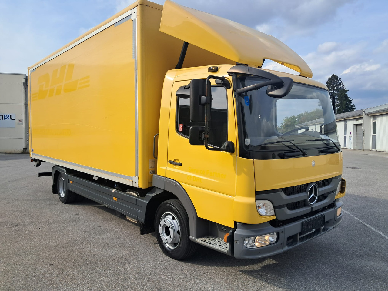 MERCEDES-BENZ ATEGO 8 16 Koffer mit LBW | Schalter | EZ 2013 - بصندوق مغلق شاحنة: صور 2 MERCEDES-BENZ ATEGO 8 16 Koffer mit LBW | Schalter | EZ 2013 - بصندوق مغلق شاحنة: صور 2