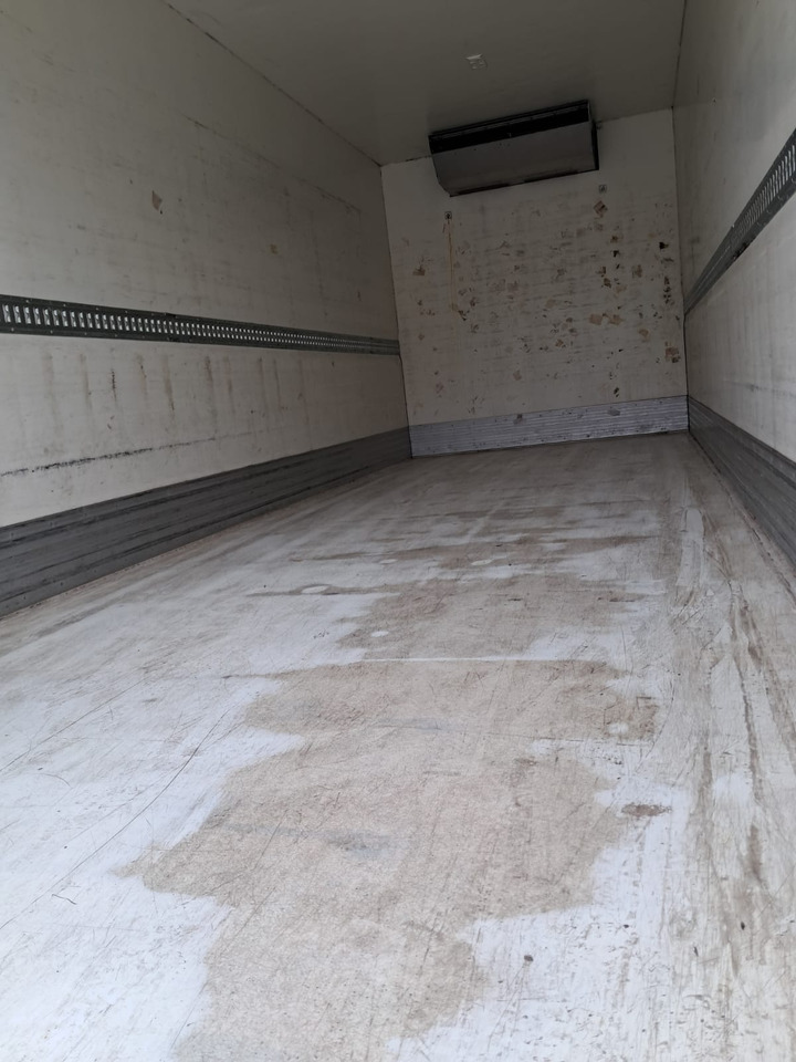 مبردة شاحنة MERCEDES-BENZ Antos 1833 Kühlkoffer LBW | Standheizung | Euro 6: صور 12 مبردة شاحنة MERCEDES-BENZ Antos 1833 Kühlkoffer LBW | Standheizung | Euro 6: صور 12